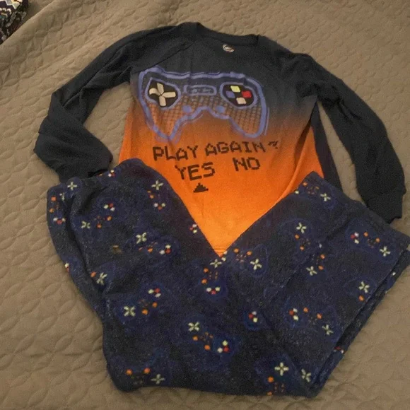 8 piece mix and match boys winter pajamas - Picture 7 of 11